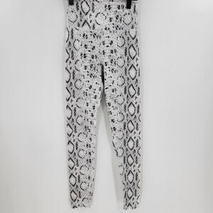 Til you collapse effortless white cobra snakeskin print leggings xxs